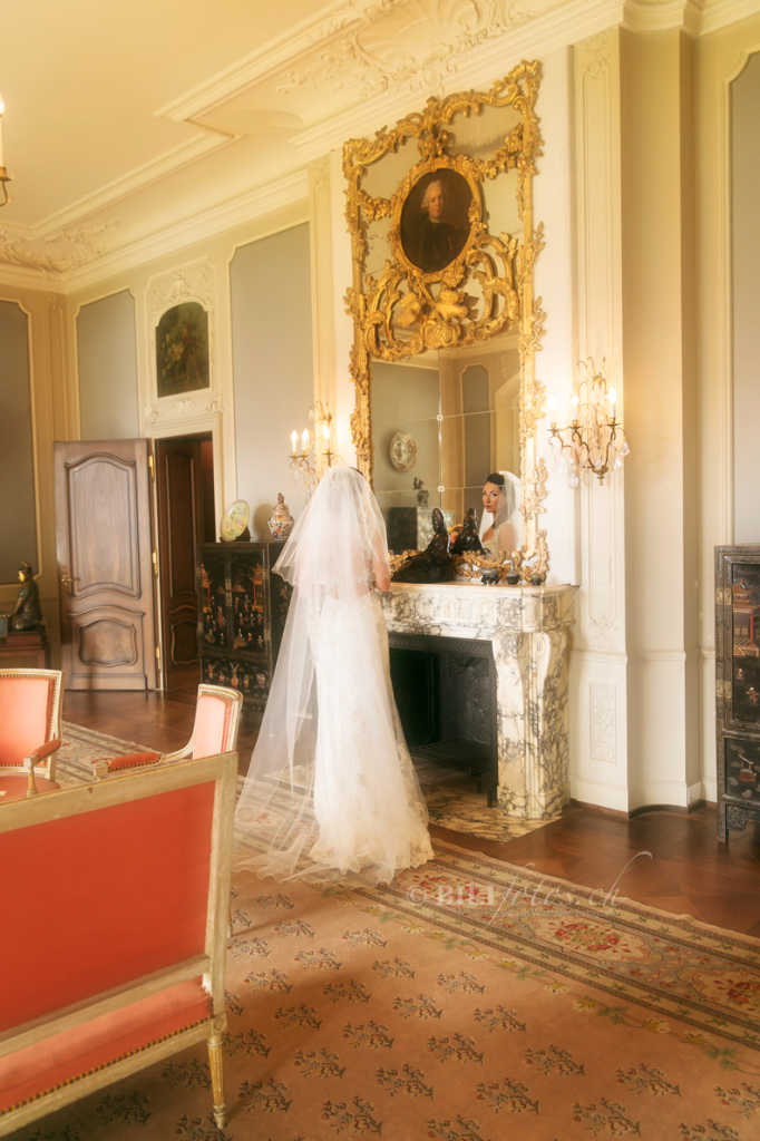 Hochzeit Braut Spiegel St Charles Hall Luzern Meggen Bilifotos.ch Fotostudio Hochzeitsfotografie